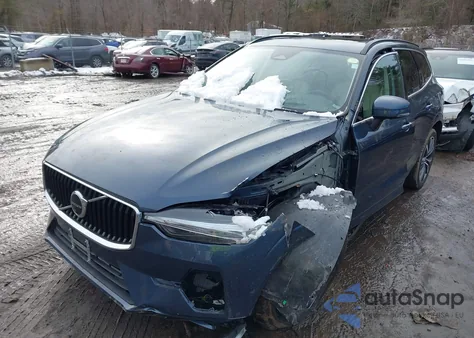 2022 Volvo Xc60 B5 Momentum z USA, uszkodzony, nr VIN YV4L12RK2N1972868